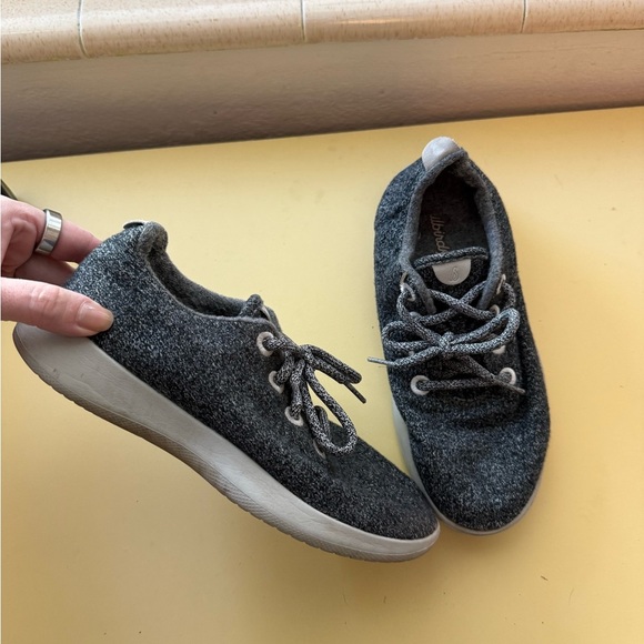 ALLBIRDS | Women’s Wool Runners Grey Sneakers - Picture 3 of 10